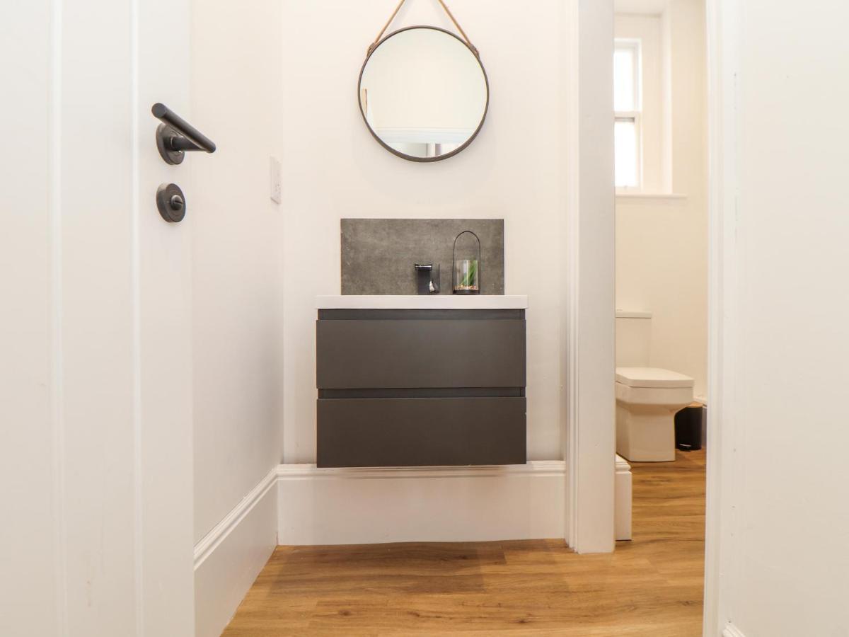 The Dynar Apartment Helston Bagian luar foto